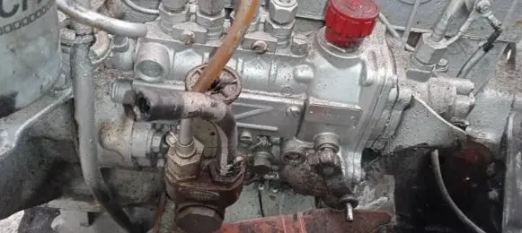 Mercedes-Benz W123 Fuel injection high pressure pump 0400114045