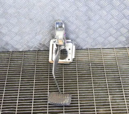 Mitsubishi L200 Brake pedal 4620A015