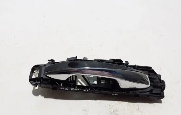 Mercedes-Benz EQC Front door exterior handle