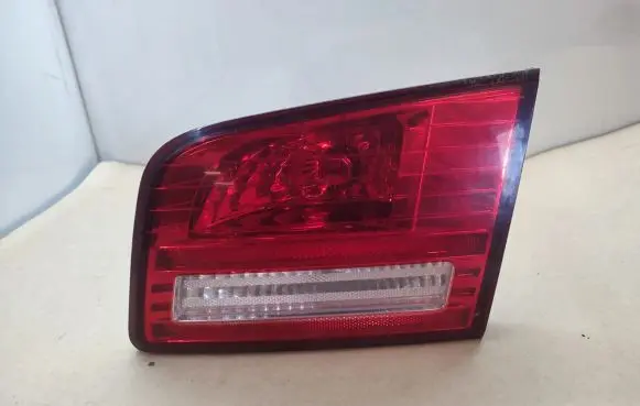 KIA Magentis Tailgate rear/tail lights