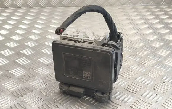 Skoda Octavia Mk3 (5E) ABS Pump 5Q0907379R 5Q0614517Q