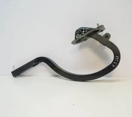 Tailgate/trunk/boot hinge