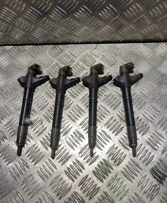 Toyota Avensis T270 Fuel injectors set 237000R100