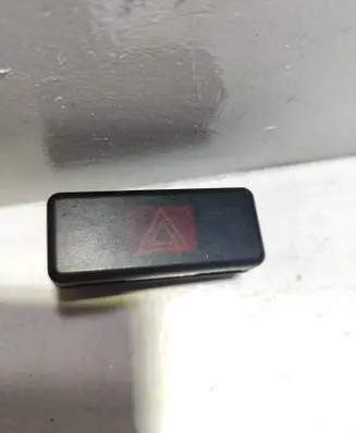BMW 5 E39 Hazard light switch 8350947