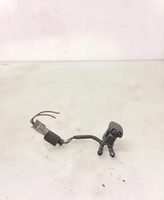 BMW 5 E39 Windshield washer spray nozzle 8361042