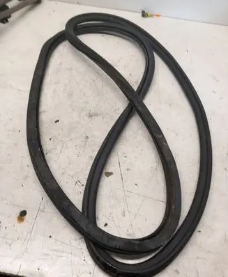 Audi Q5 SQ5 Front door rubber seal 8R0831721B