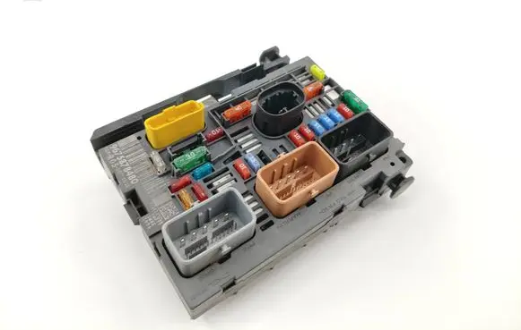 Peugeot 308 Fuse module 9675878480