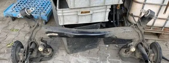 Peugeot 5008 II Rear axle beam 