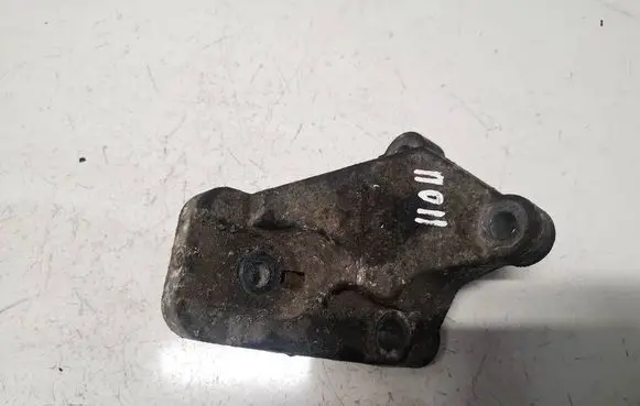 Volvo V70 Engine mounting bracket 08649262