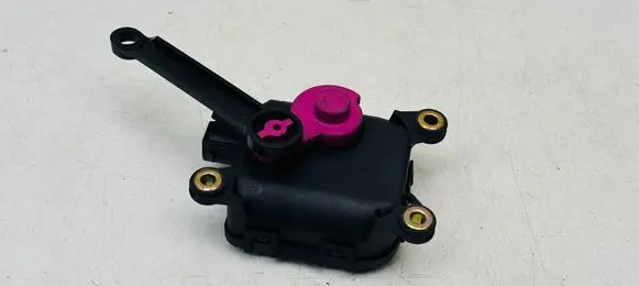 Volkswagen Bora Air flap motor/actuator 0132801121 1J1907511C 133859X