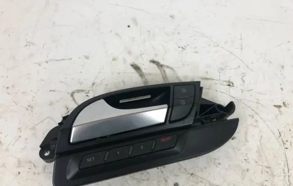 Audi Q7 4L Front door interior handle 4L0837019