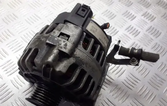 Skoda Fabia Mk1 (6Y) Generator/alternator 03D903025J