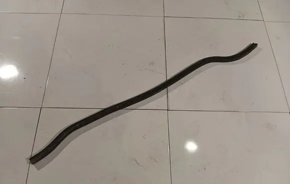 Skoda Octavia Mk2 (1Z) Engine compartment rubber