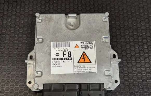 Nissan X-Trail T30 Engine control unit/module 23710EQ405 5800380 2758003802