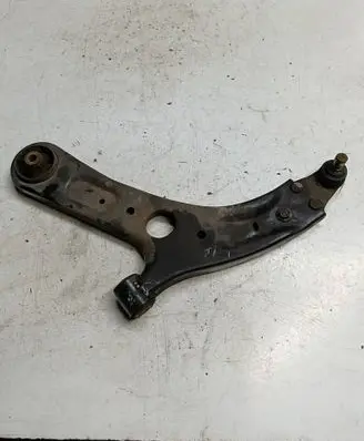 Hyundai i30 Front control arm F6AW18F4