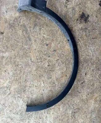 Ford Escape III Front arch trim 