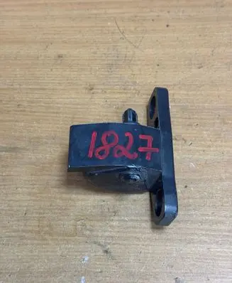 Mercedes-Benz GLC C253 Front door lower hinge 