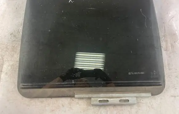 Mitsubishi Pajero Sport I Rear door window glass
