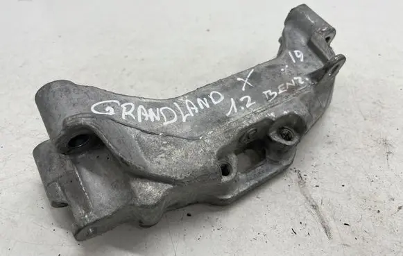 Opel Grandland X Engine mounting bracket 9674960380