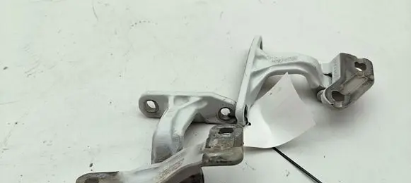Mercedes-Benz Sprinter W907 W910 Front door hinge set A046575