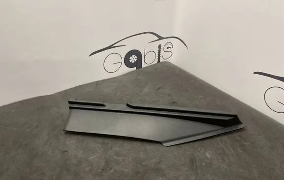 Tesla Model S (C) pillar trim 101033800