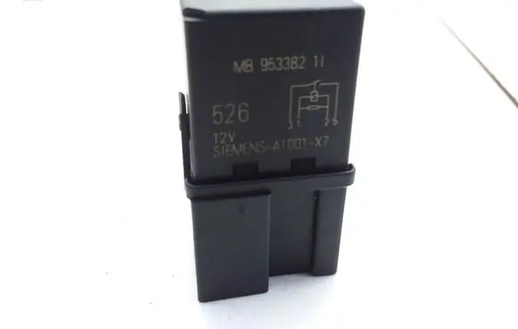 Mitsubishi Carisma Other relay MB953382