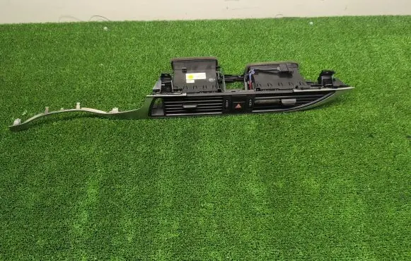 Audi A7 S7 4G Dash center air vent grill 4G1820951