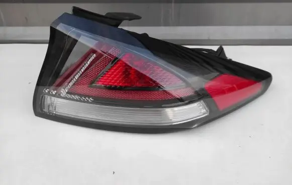 Hyundai Ioniq Rear/tail lights 92402G2200 2003111358