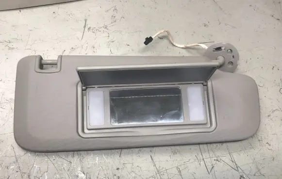 Sun visor