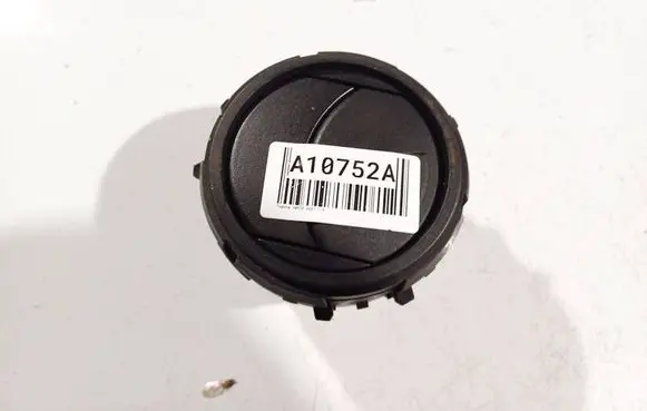 Toyota Yaris Dash center air vent grill