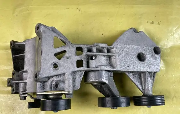 Mercedes-Benz B W245 Generator/alternator belt tensioner 950166