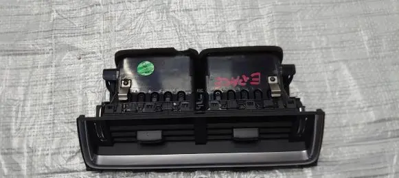 Jaguar E-Pace Dash center air vent grill