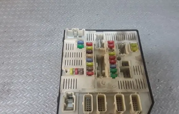 Renault Megane III Fuse module 284B60168R