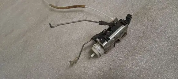 Audi 100 S4 C4 Front door lock 4A1837016B