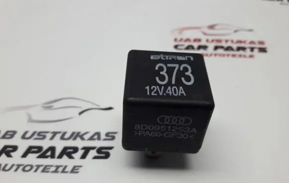 Volkswagen PASSAT B5.5 Other relay 8D0951253A
