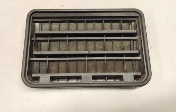 BMW X3 E83 Quarter panel pressure vent 6962293 64226962293