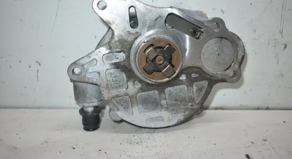 Volkswagen Tiguan Vacuum pump 03L145100F 03L145100