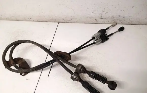 Honda CR-V Gear shift cable linkage 
