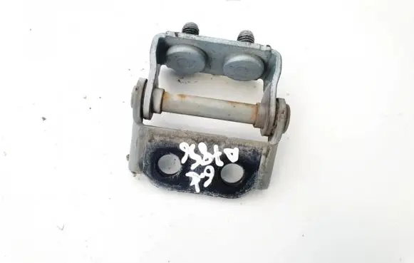 Tailgate/trunk/boot hinge