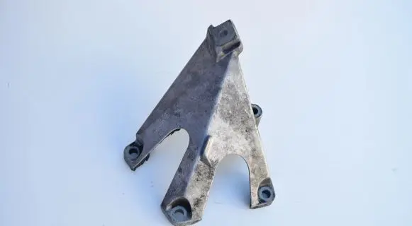 Audi A4 S4 B6 8E 8H Engine mounting bracket 8E0199307F