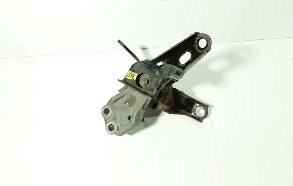 Toyota Auris 150 Engine mount bracket