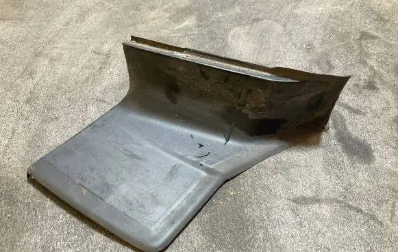 Land Rover Evoque II Rear/tail light trim molding K8D228660