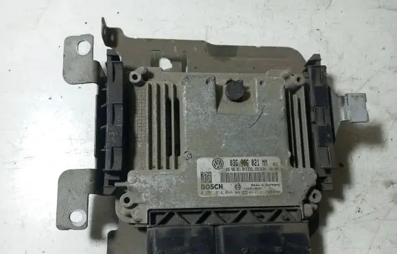Volkswagen Touran I Engine control unit/module 03G906021MM 03G906021AN 0281014044