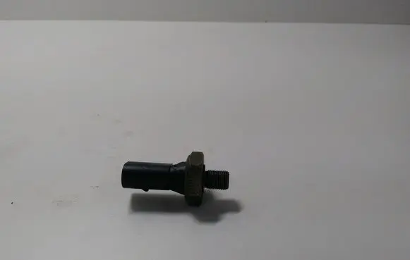 Audi A4 S4 B5 8D Oil pressure sensor 06A919081A