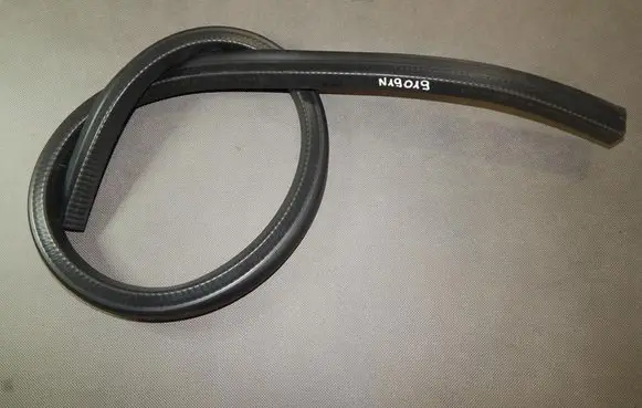 Audi A3 S3 8V Engine compartment rubber 8V0823723DE
