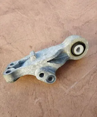 Volvo V40 Engine mount bracket 31430427
