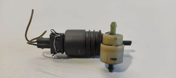 Volkswagen Transporter - Caravelle T4 Headlight washer pump 