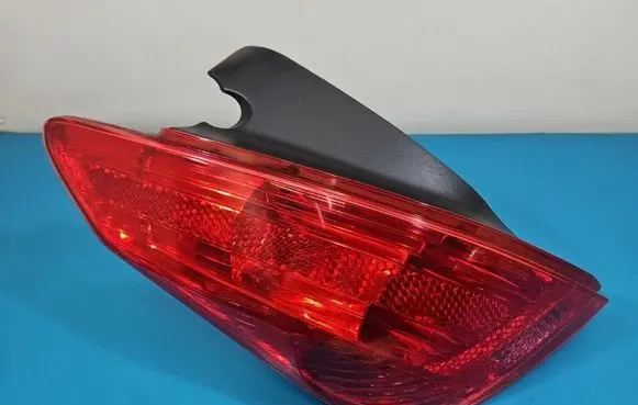 Peugeot 308 Rear/tail lights IMPRK1555368
