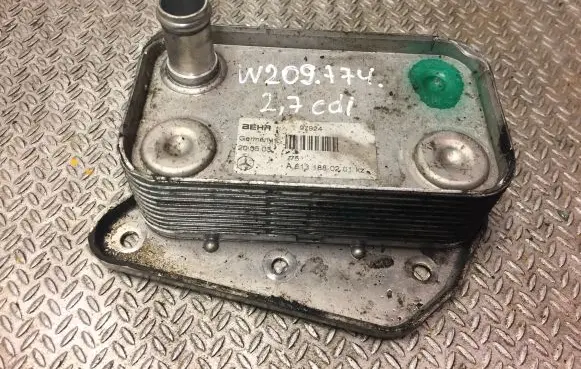 Mercedes-Benz CLK A209 C209 Engine oil radiator 6131880201 A6131880201