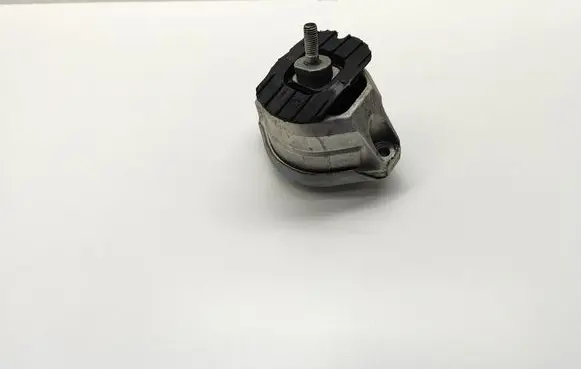 Engine mount bracket